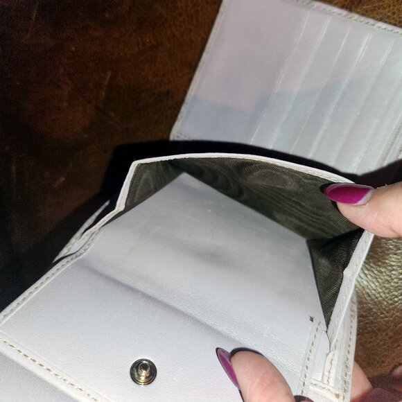 Gucci Lilac GG Guccissima Leather Tri-fold Square Wallet. EUC - Picture 9 of 9